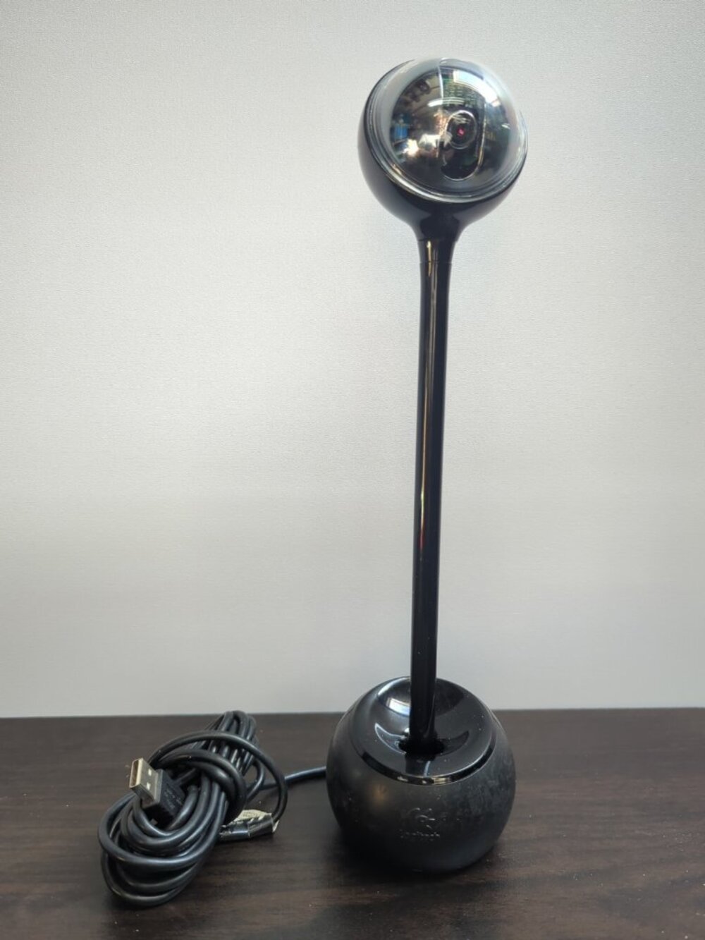 Logitech V-UCC22 860-000110 Quickcam Orbit AF 2.0MP USB Webcam Complete W/ Stand